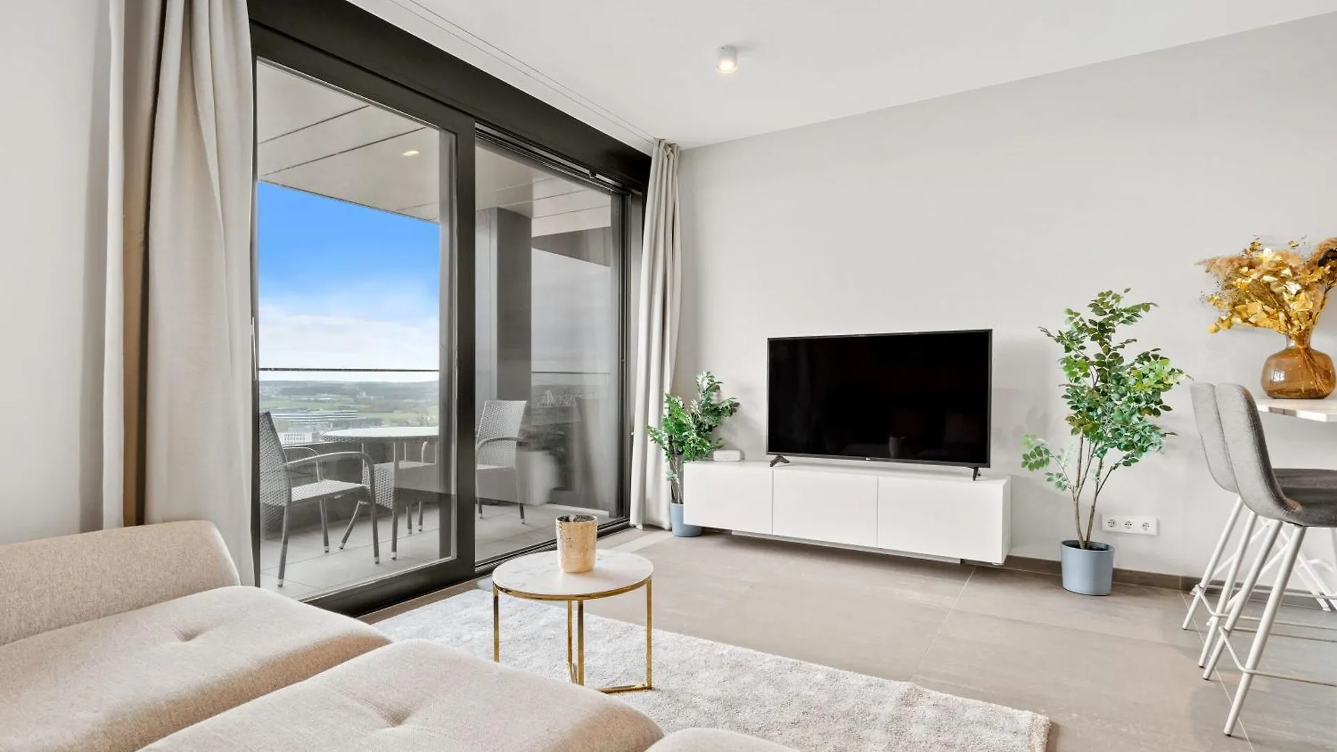 Apartment Gasperich Apt With Pool Gym & View Luxembourg